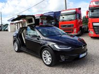 TESLA Model X 75D